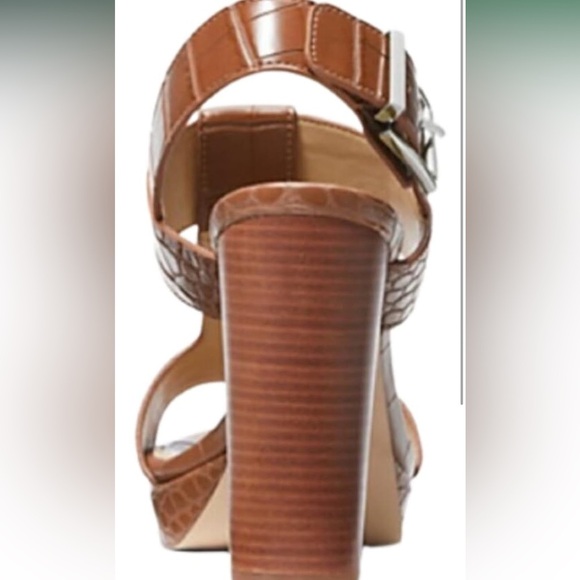 Micheal Kors | Becker T Strap Faux Embossed Platform Sandal - Picture 2 of 3